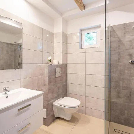 Brick House In L Dzin Near Dutch Windmill 度假居 *